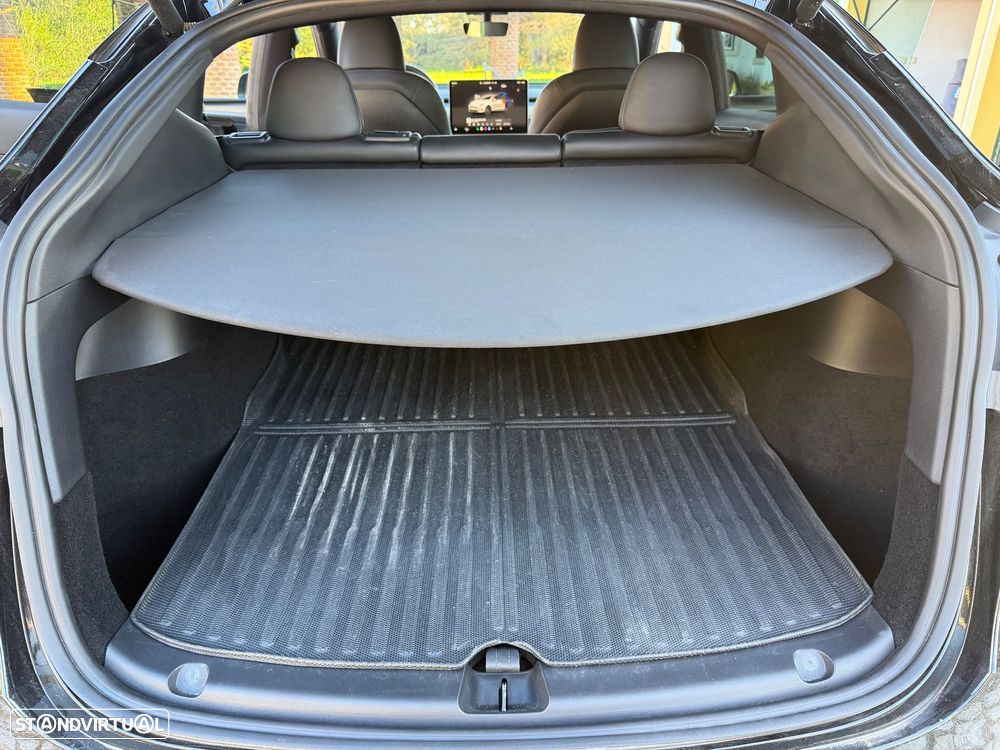 Tesla Model Y RWD - 18