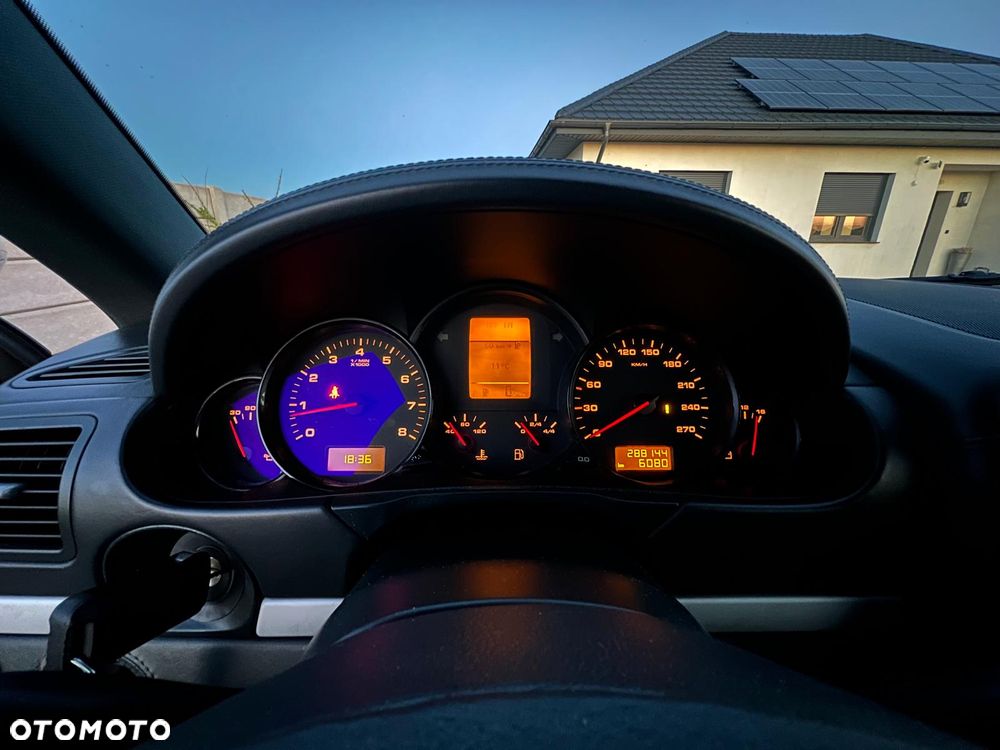 Porsche Cayenne - 25