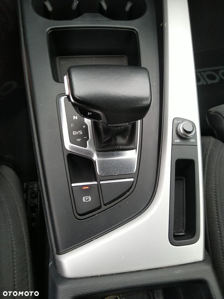 Audi A4 Avant 40 TFSI S tronic - 10