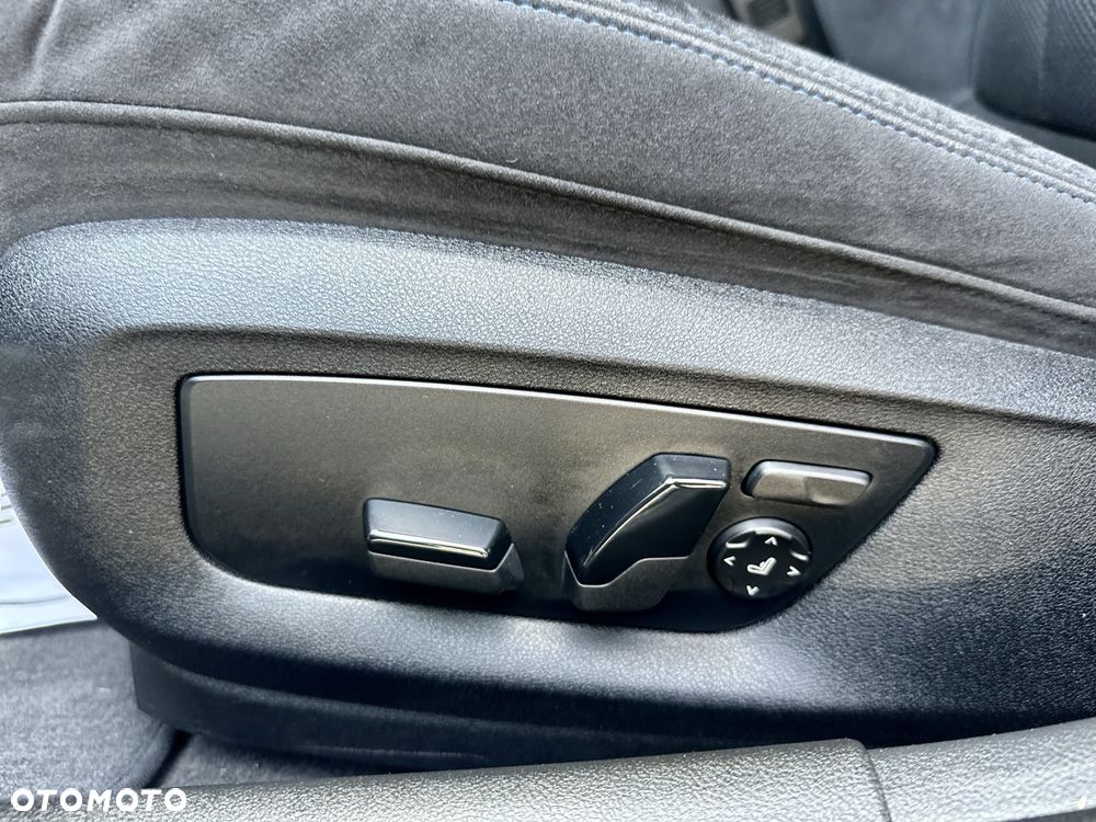 BMW Seria 5 520d xDrive M Sport Edition - 31