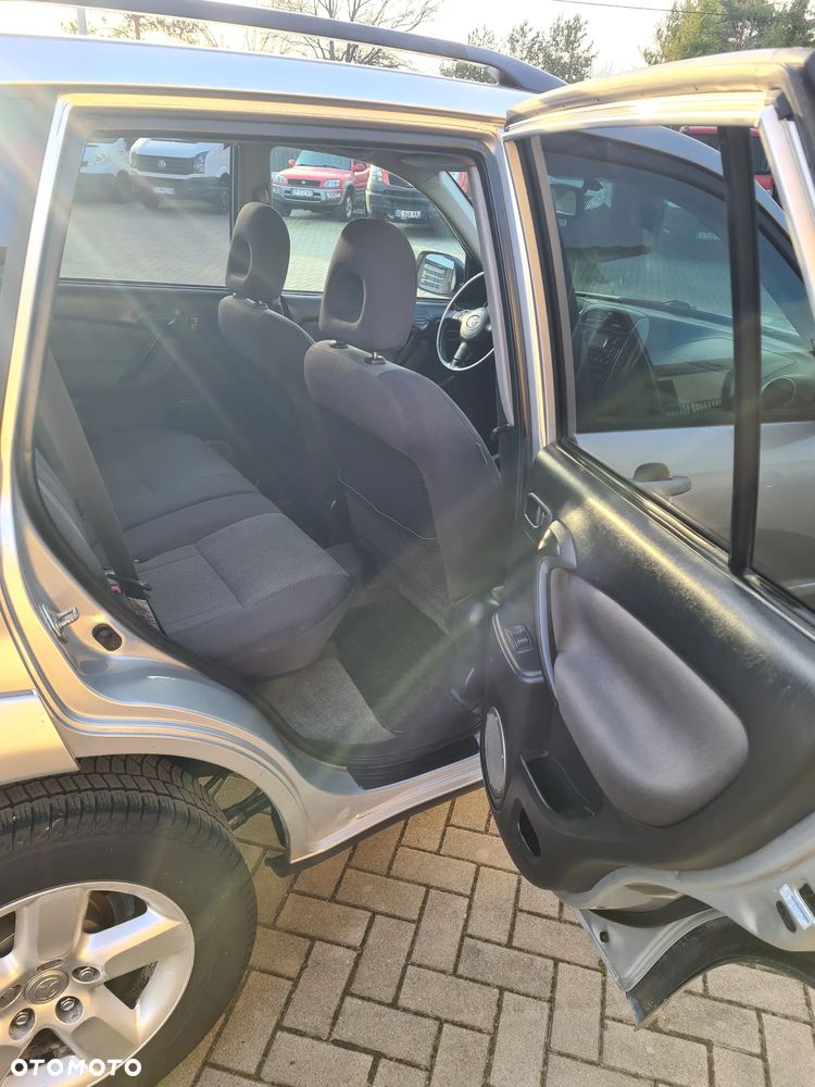 Toyota RAV4 - 18
