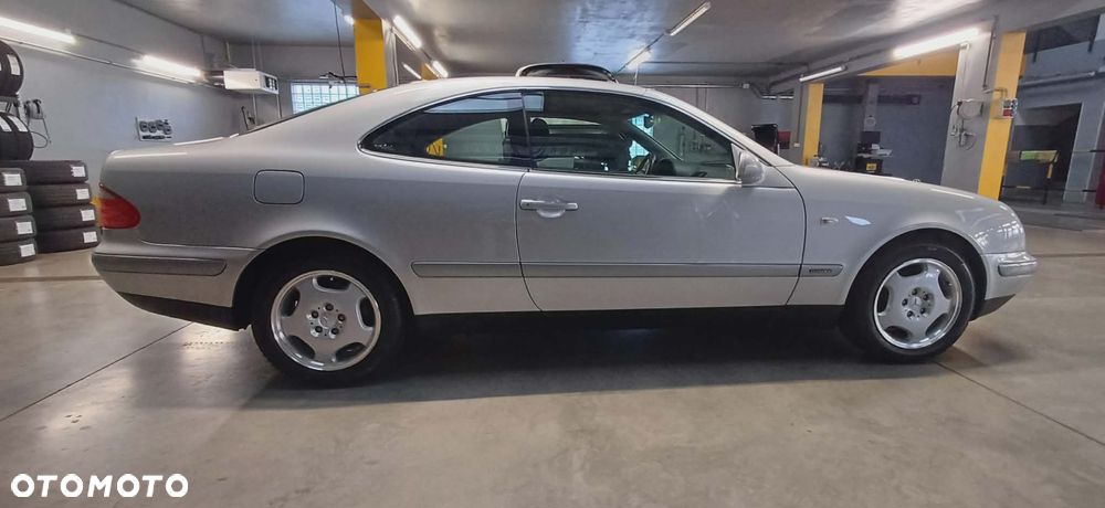 Mercedes-Benz CLK - 11