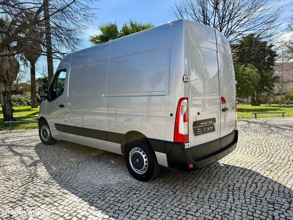 Renault Master 2.3DCI L2H2 135cv 3 Lugares - 16