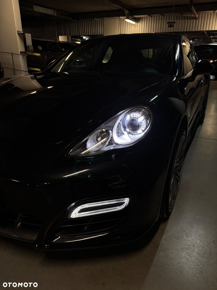 Porsche Panamera 4S - 40
