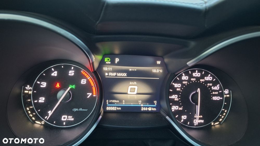 Alfa Romeo Stelvio 2.0 Turbo 16V AT8-Q4 Ti - 19