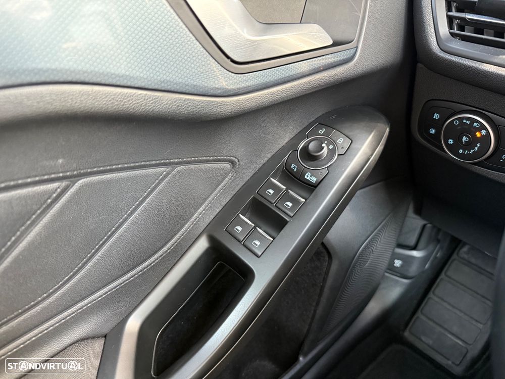 Ford Focus 1.0 EcoBoost Active X - 24