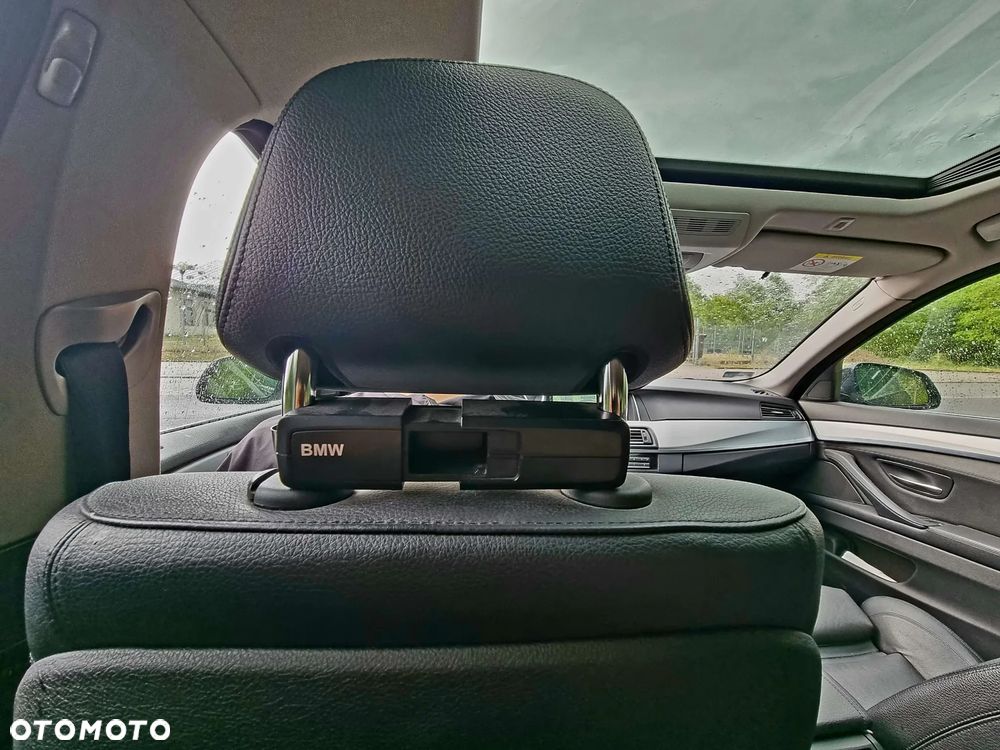 BMW Seria 5 525d Luxury Line - 12