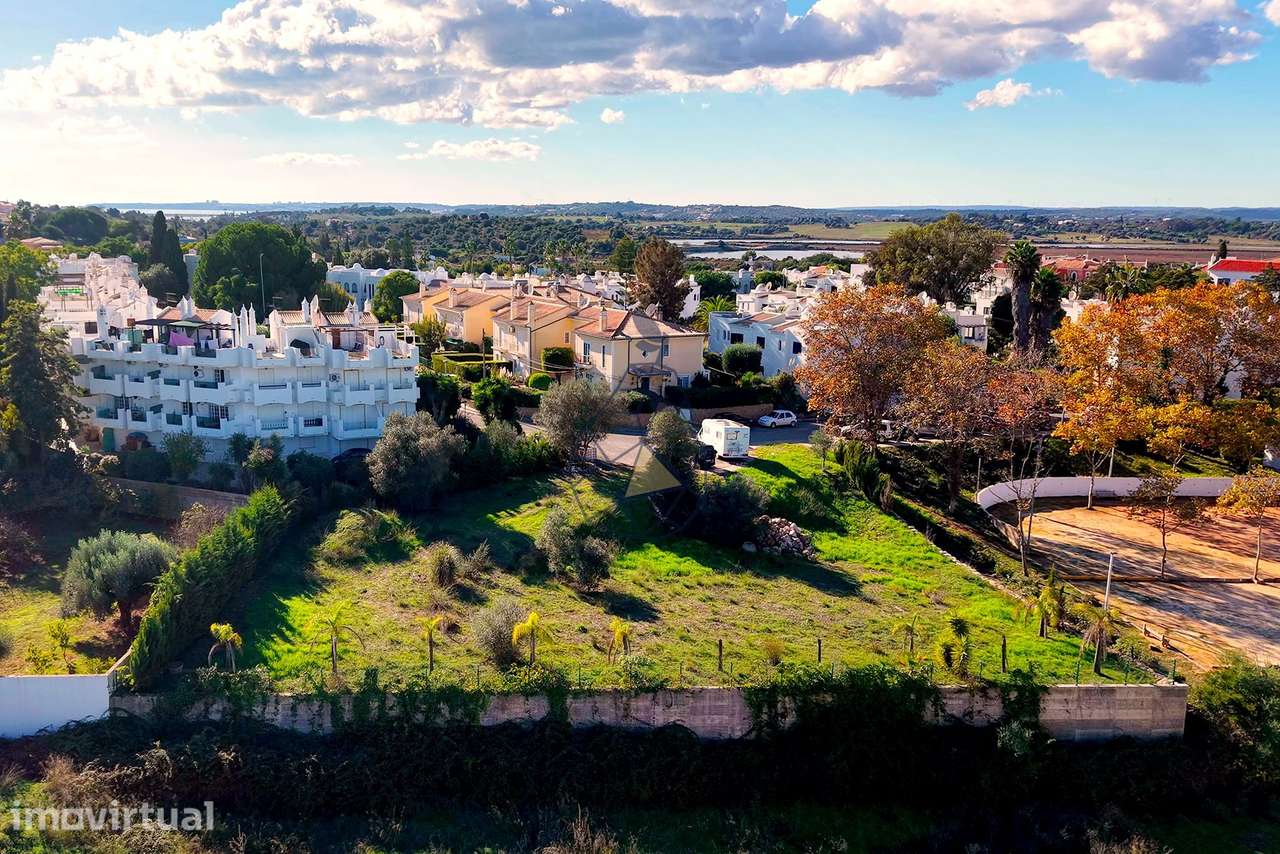 Terreno urbano para construção de moradia ,com 1.480m2,  em zona nobre - Grande imagem: 4/30