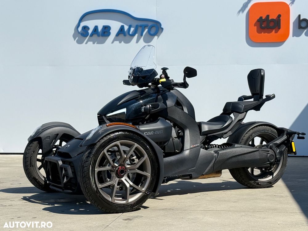 Can-Am Ryker 900 - 1