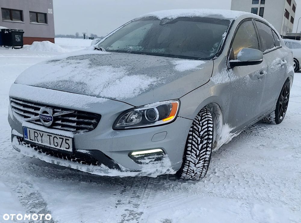 Volvo S60 T5 Momentum - 2