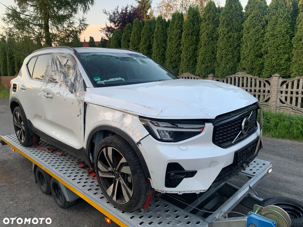 Volvo XC 40 B4 B DKG Ultimate Dark - 1