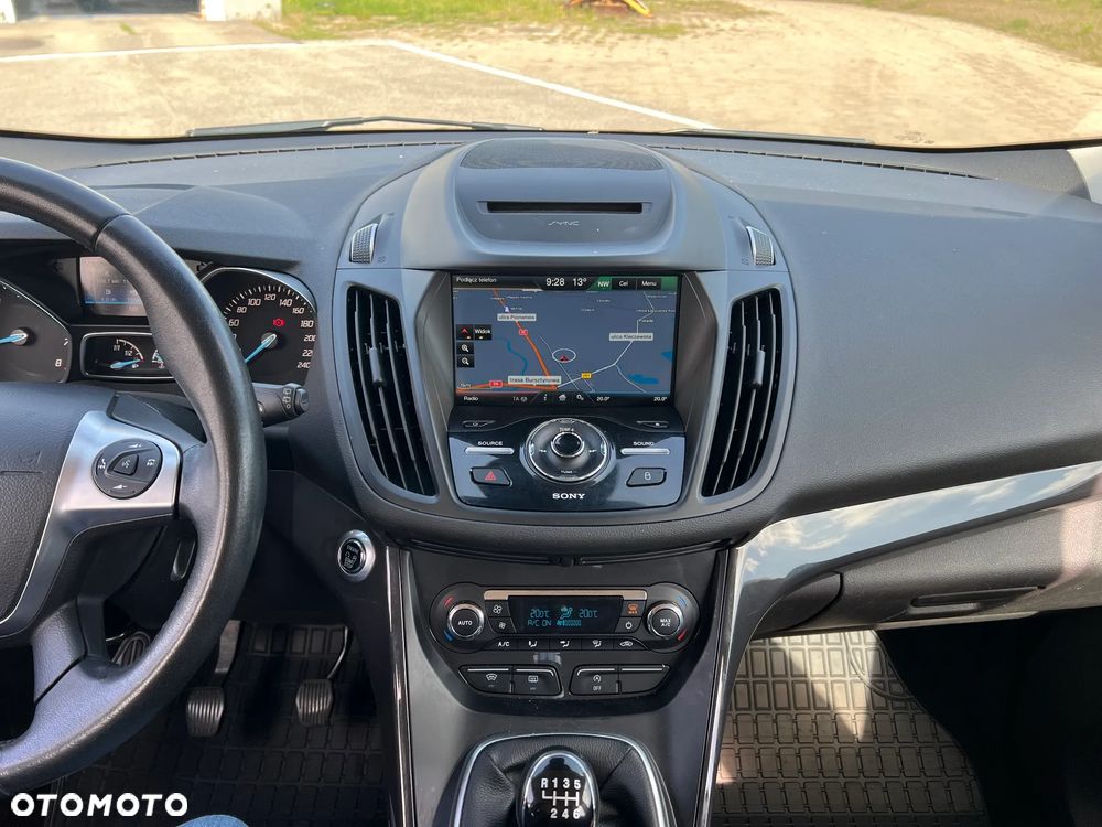 Ford Kuga 1.5 EcoBoost 2x4 Titanium - 3