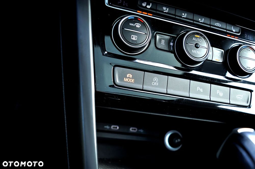 Volkswagen Touran 2.0 TDI SCR DSG Highline - 27