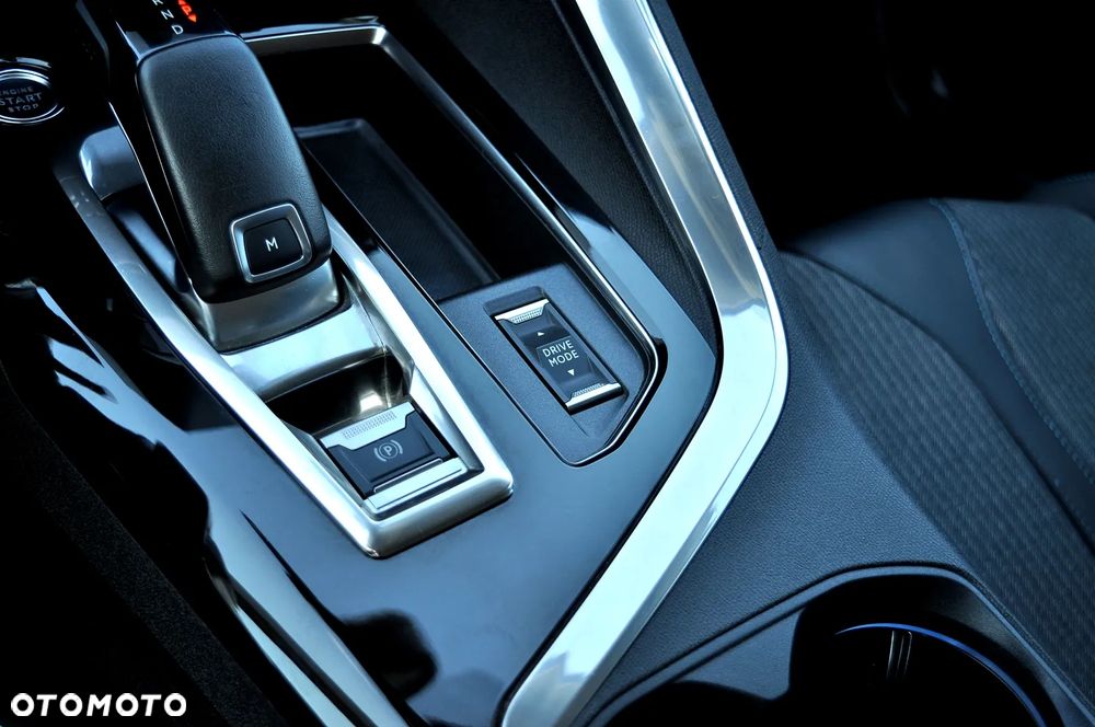 Peugeot 3008 BlueHDi 130 Stop & Start EAT8 Allure - 33