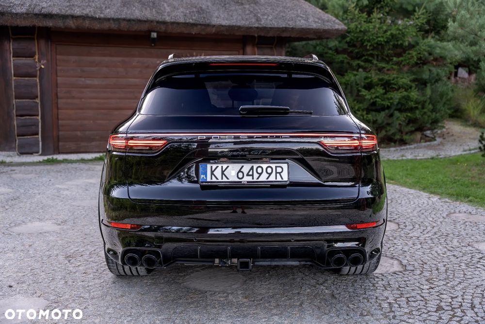 Porsche Cayenne GTS - 16
