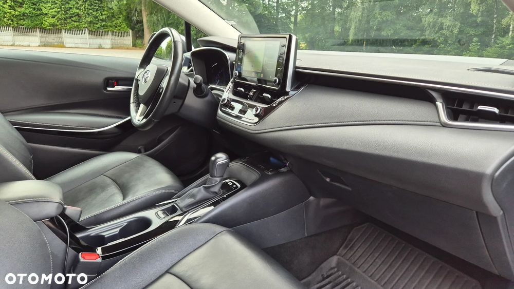 Toyota Corolla 1.8 Hybrid Executive - 16
