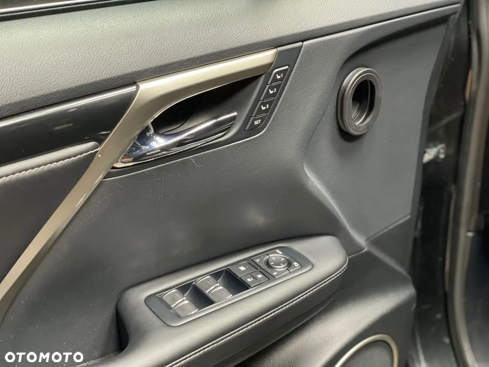 Lexus RX 450h (hybrid) - 14