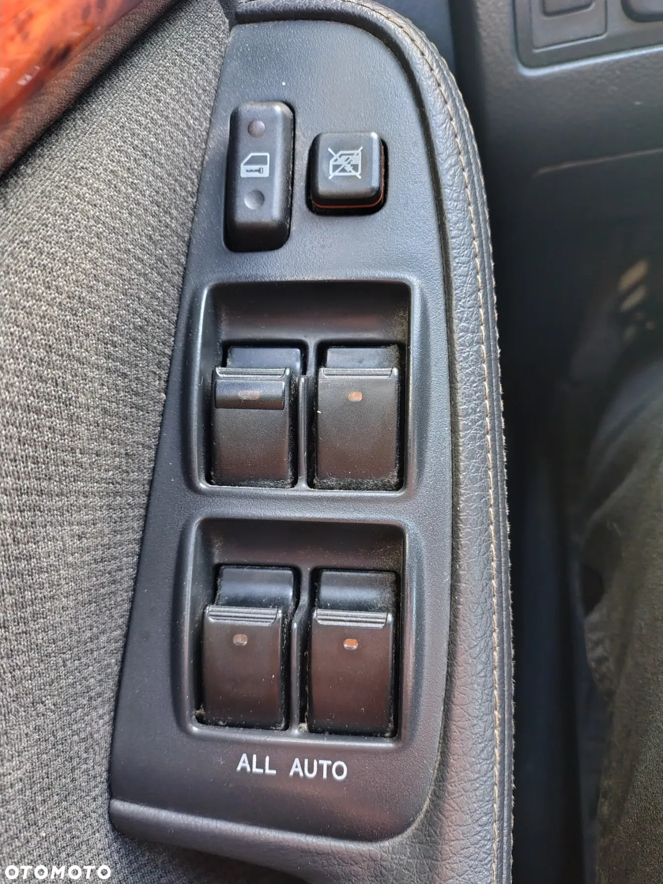 Toyota Avensis 1.8 VVT-i - 11