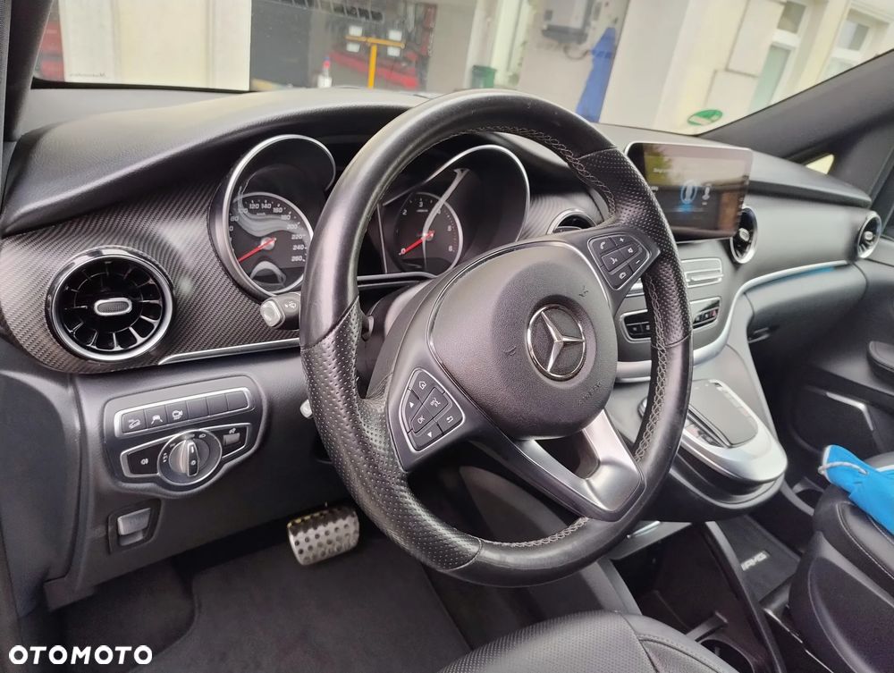 Mercedes-Benz Klasa V 300 d Extralang 4Matic 9G-TRONIC Avantgarde Edition - 31
