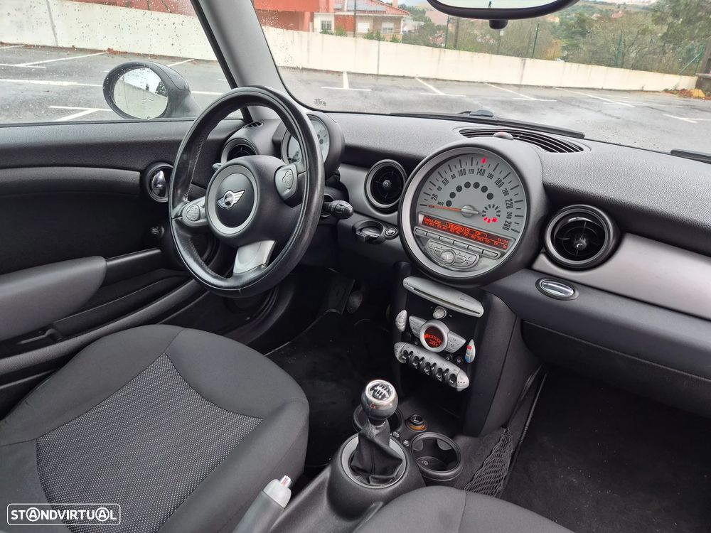 MINI 3 Portas Cooper D - 8