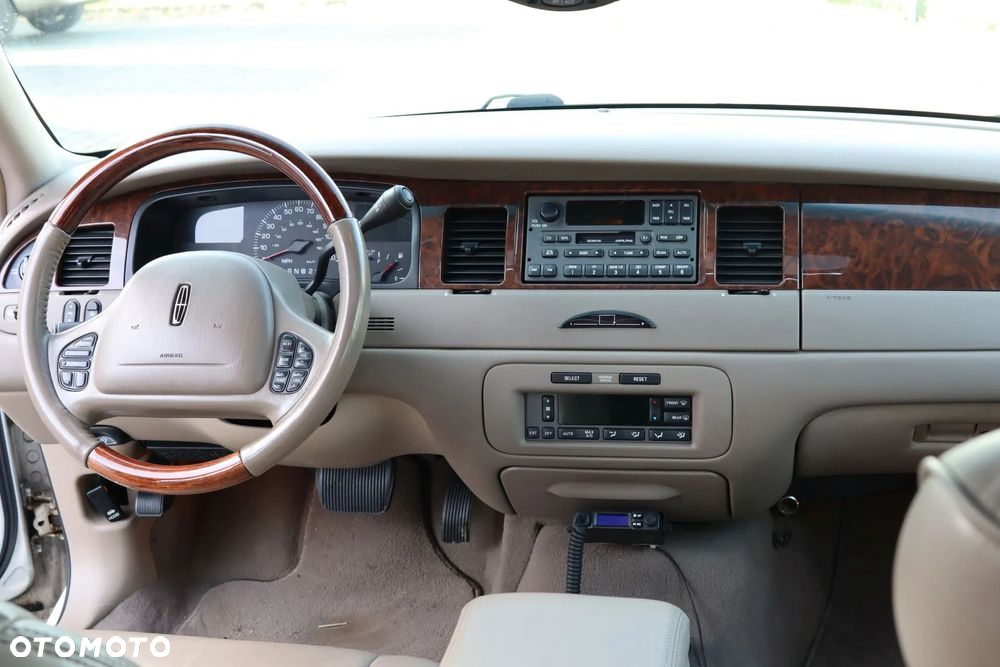 Lincoln Town Car 4.6 Signature - 9