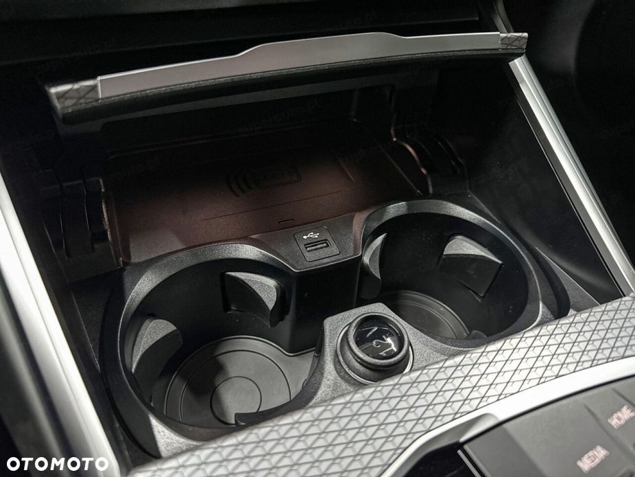 BMW Seria 3 318i M Sport - 8