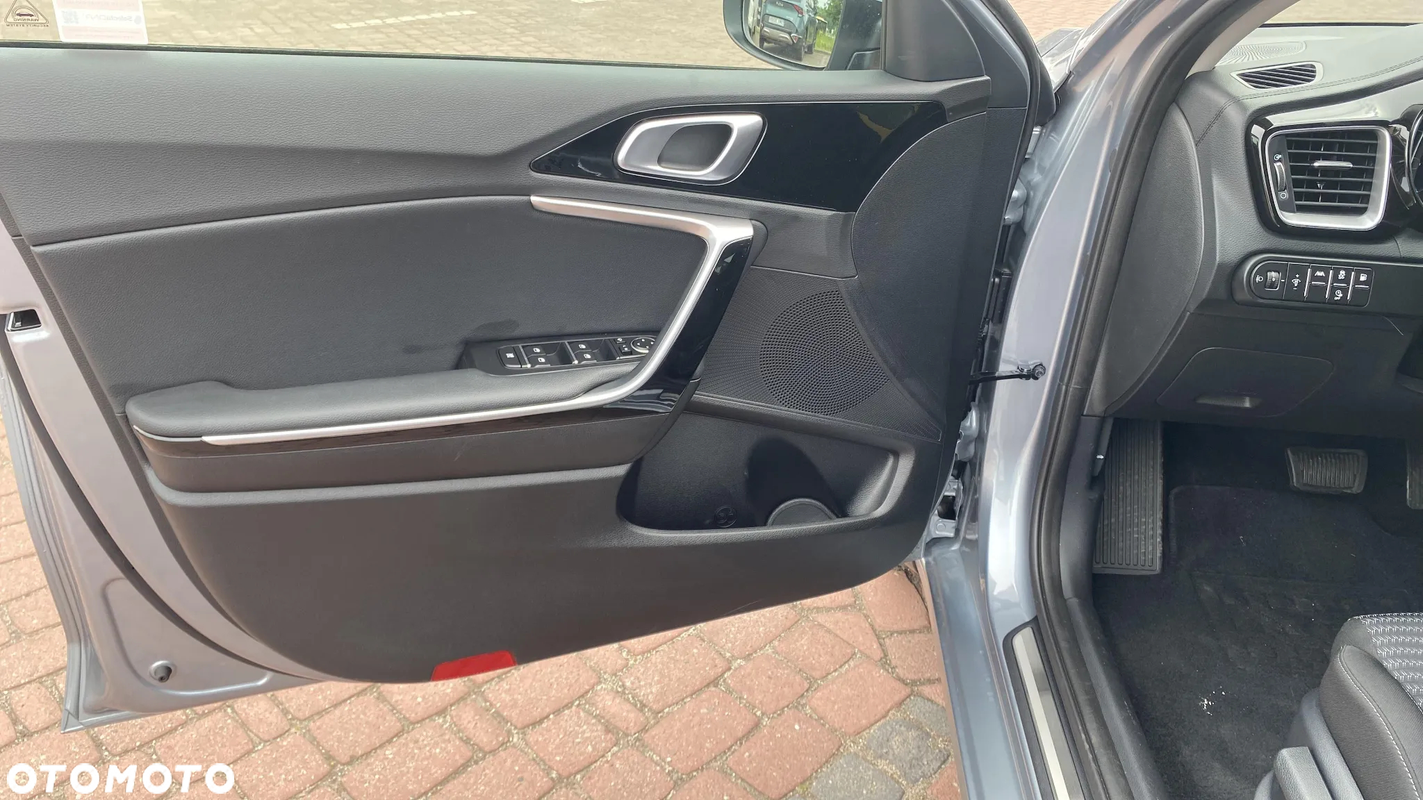 Kia Ceed 1.6 GDI PHEV L DCT - 17