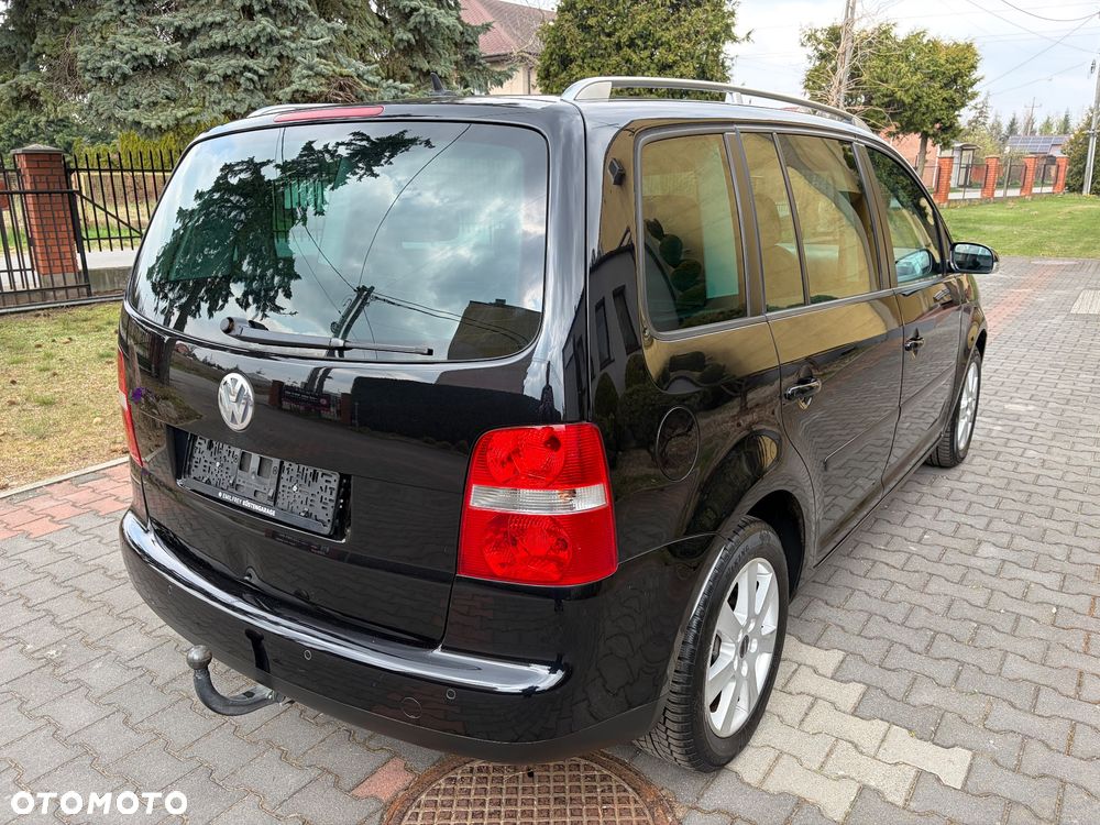 Volkswagen Touran 2.0 FSI Automatik Highline - 9