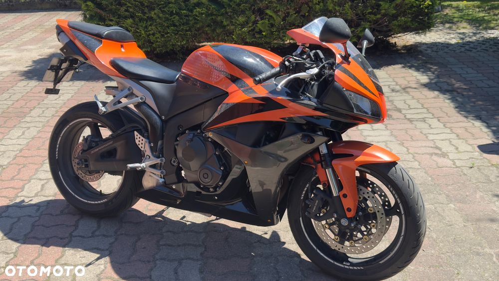Honda CBR - 1