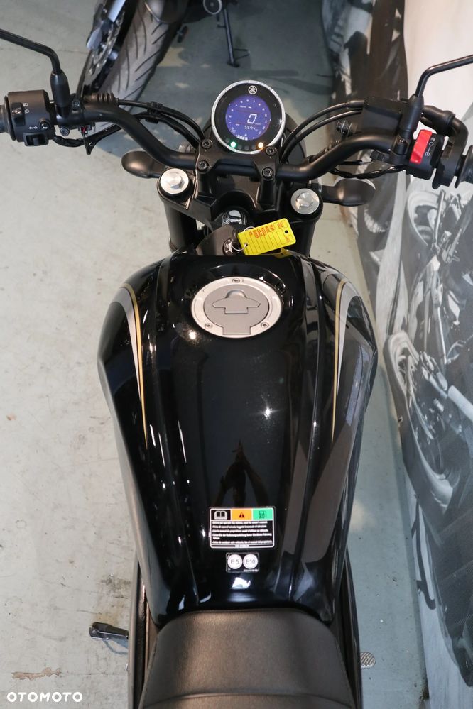 Yamaha XSR - 12