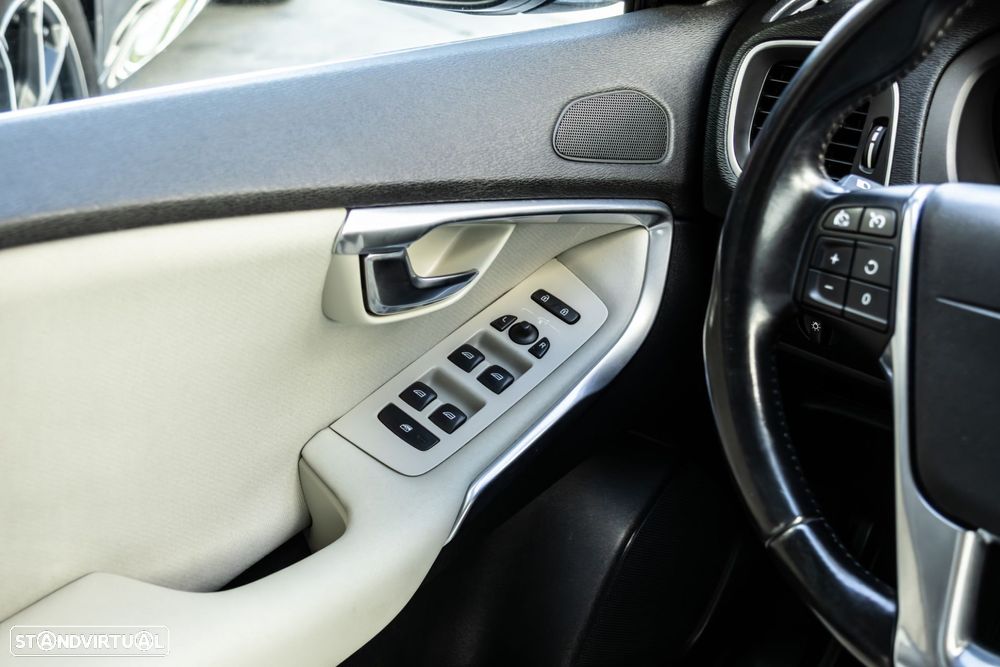 Volvo V40 1.6 D2 Momentum - 27