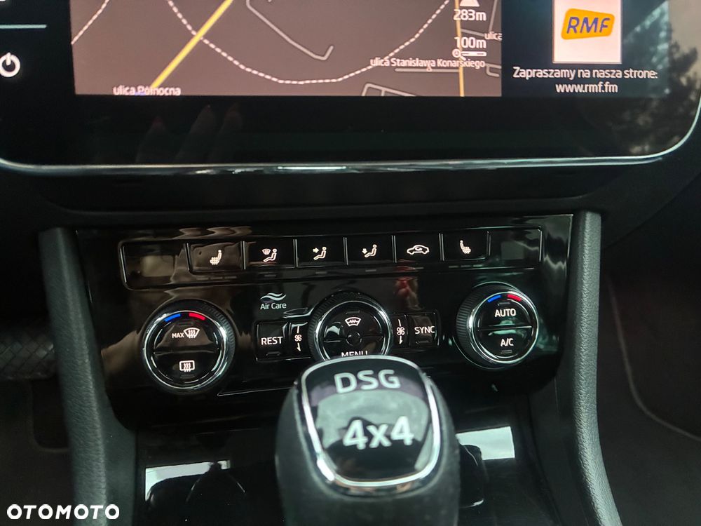 Skoda Superb 2.0 TDI 4x4 L&K DSG - 17