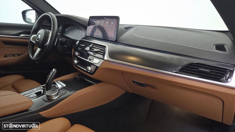 BMW 530 e Pack Desportivo M - 9