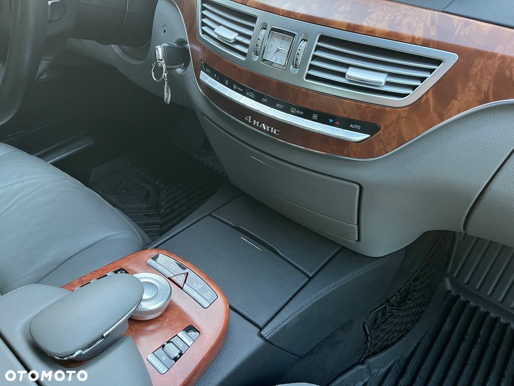 Mercedes-Benz Klasa S 500 4Matic 7G-TRONIC - 22