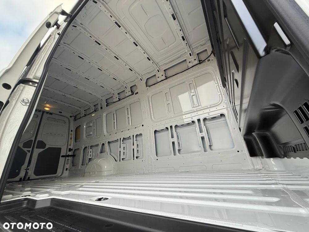 Volkswagen Crafter - 28