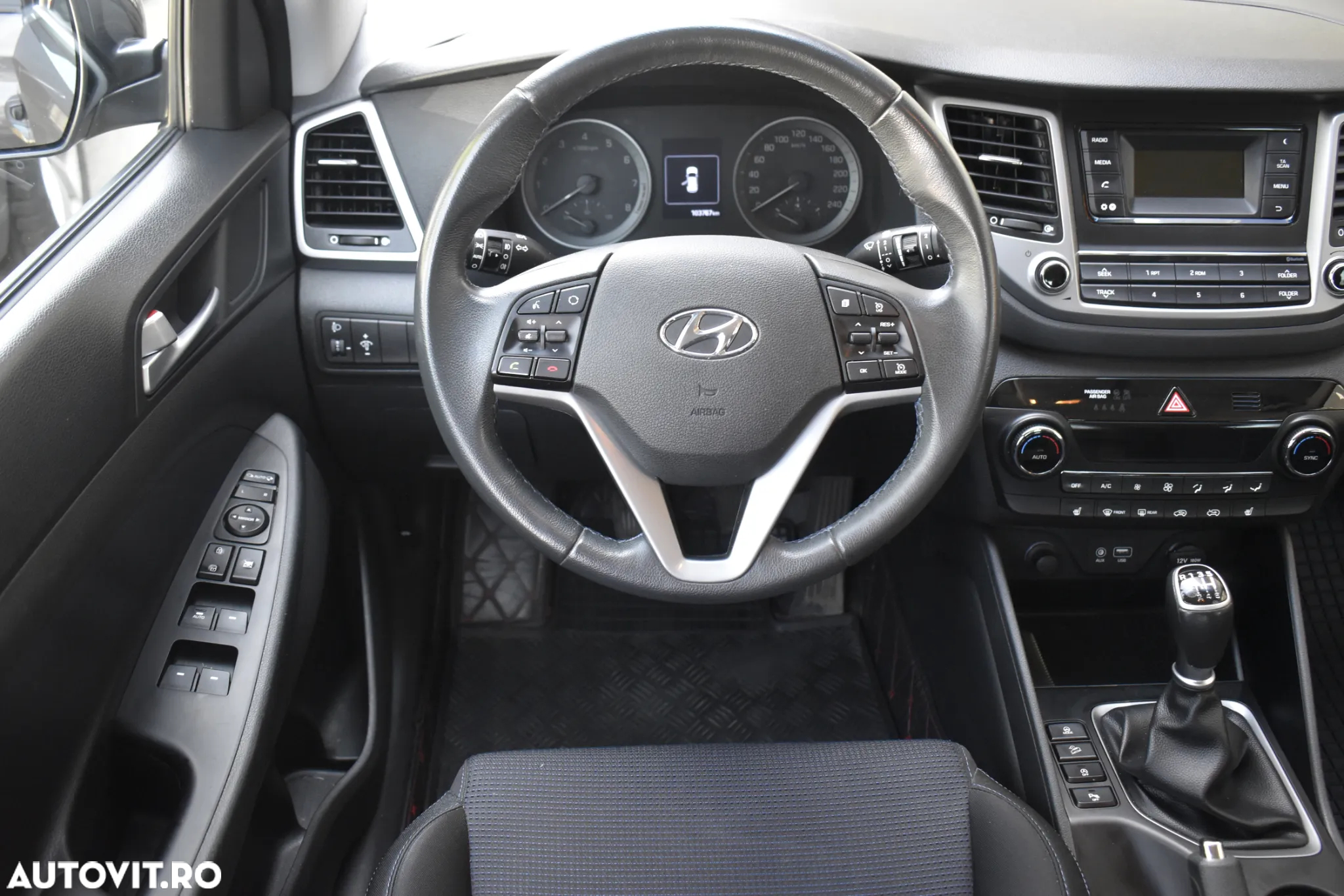 Hyundai Tucson 1.6 GDI 2WD 6MT Style - 10