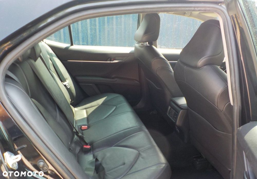 Toyota Camry - 19