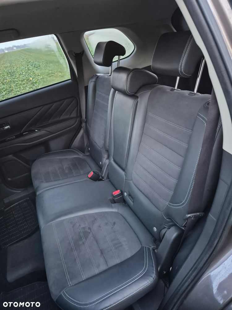 Mitsubishi Outlander - 9