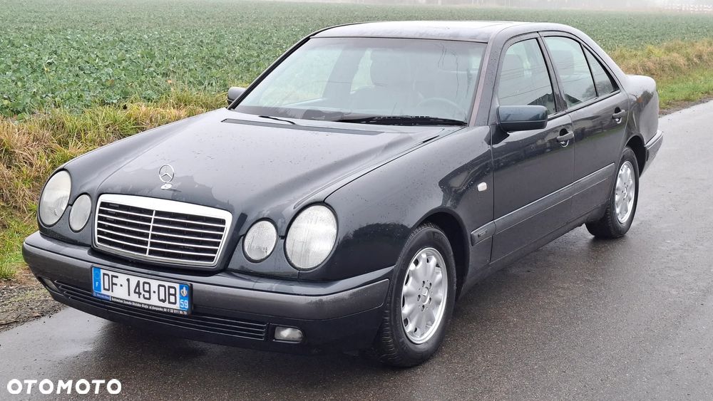 Mercedes-Benz Klasa E - 16