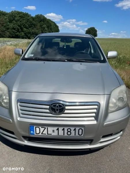 Toyota Avensis - 1
