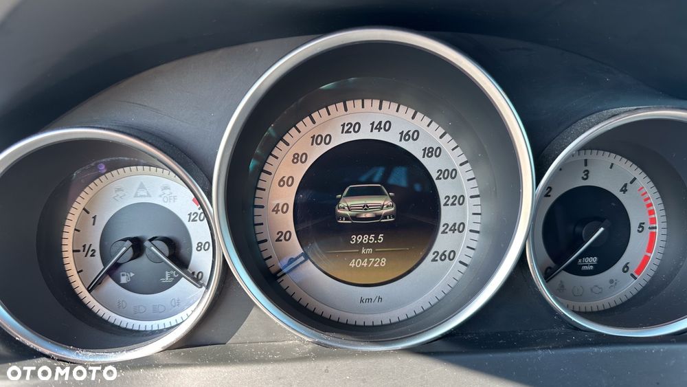 Mercedes-Benz Klasa C 200 CDI DPF (BlueEFFICIENCY) Avantgarde - 8