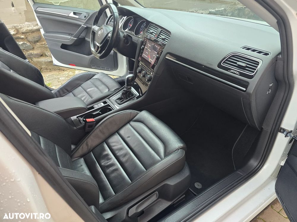 Volkswagen Golf 2.0 TDI SCR DSG R-Line - 4