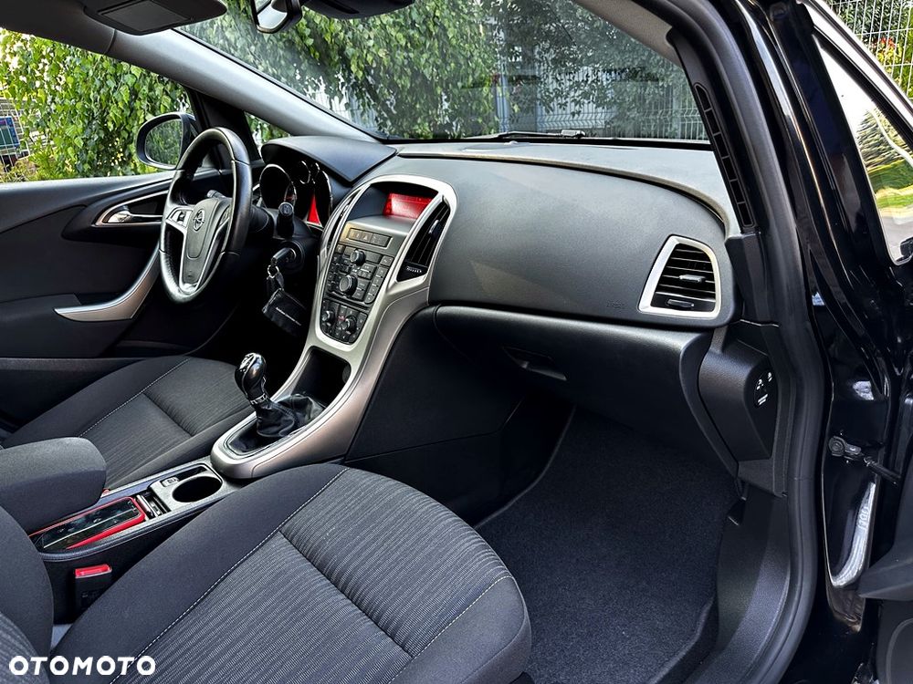 Opel Astra 1.4 Turbo Design Edition - 28