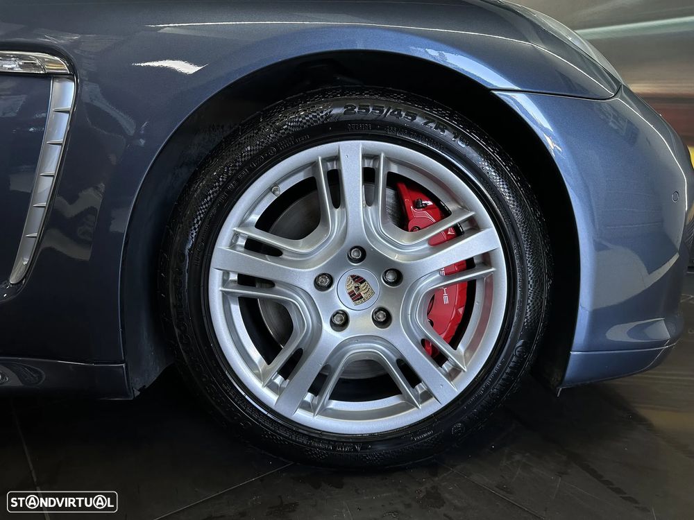 Porsche Panamera Turbo PDK - 15