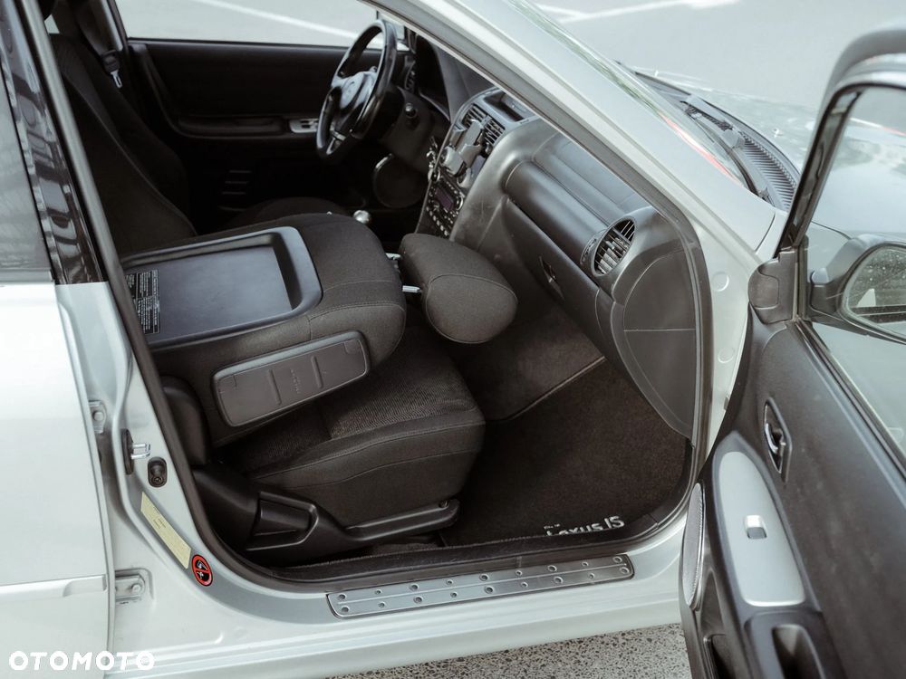 Lexus IS 200 SC Prestige - 32