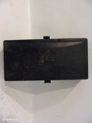 JEEP WRANGLER JL 2.2 18- SKRZYNKA BEZPIECZNIKÓW