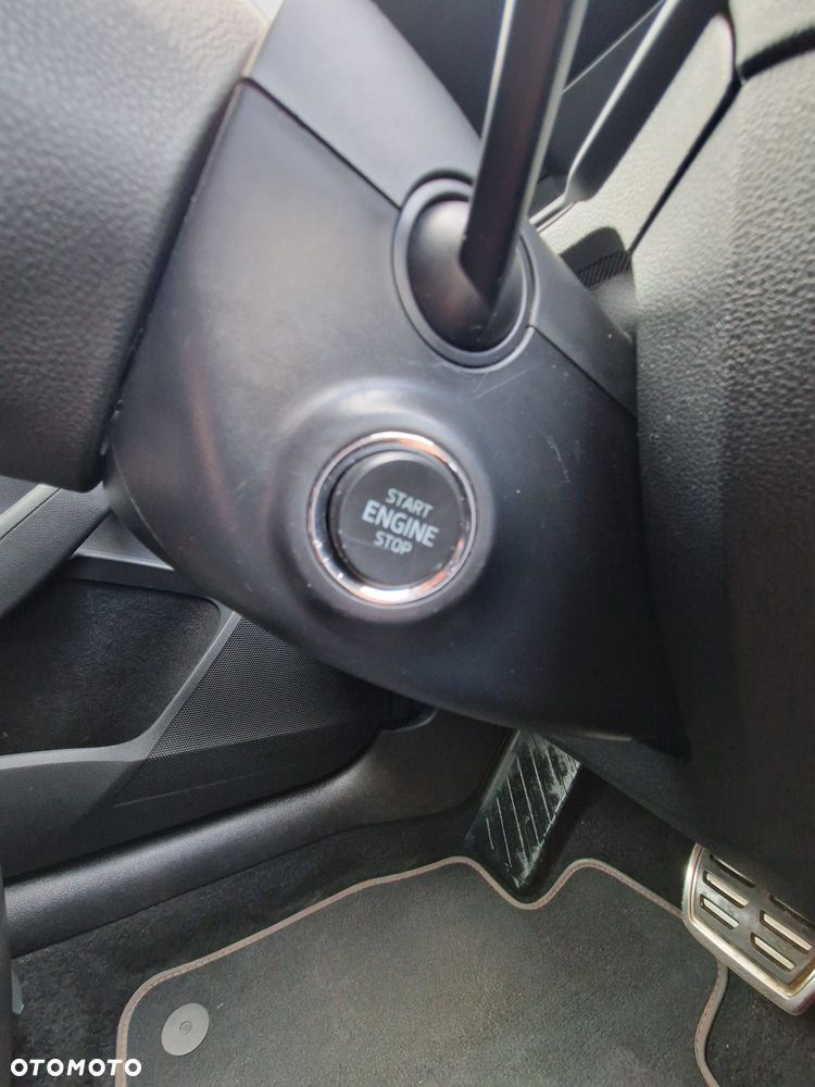Skoda Octavia 2.0 TDI DSG RS - 10