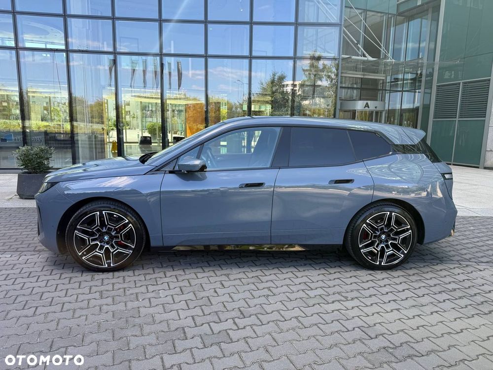 BMW iX - 5