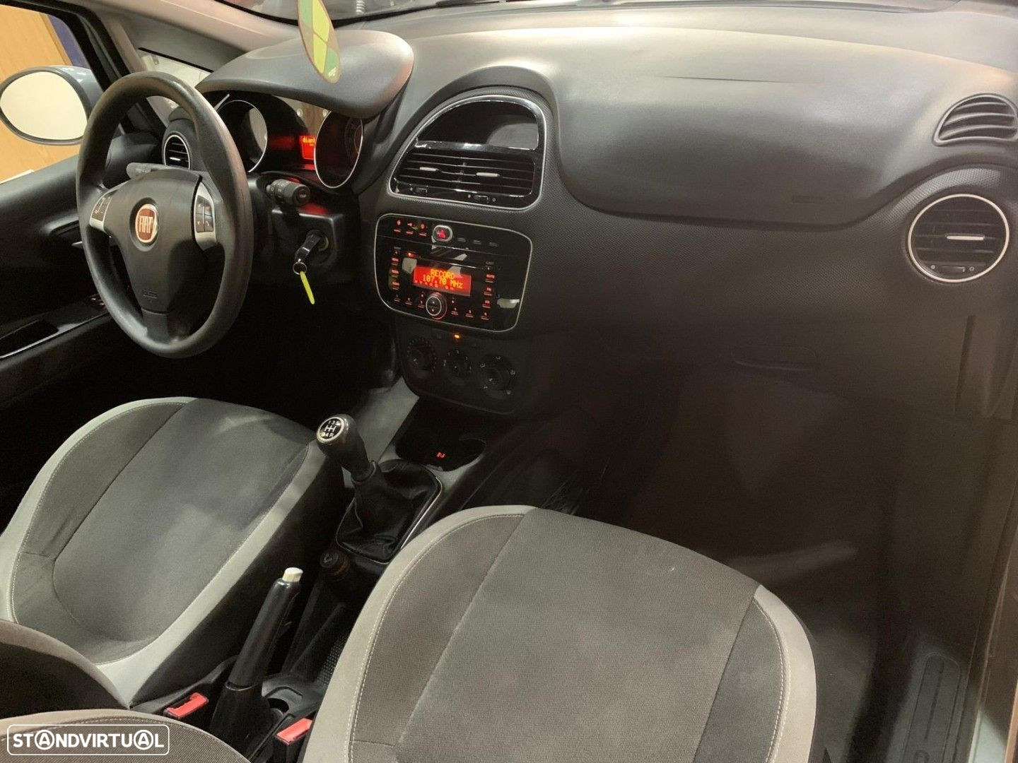 Fiat Punto 1.3 M-Jet Lounge S&S - 9