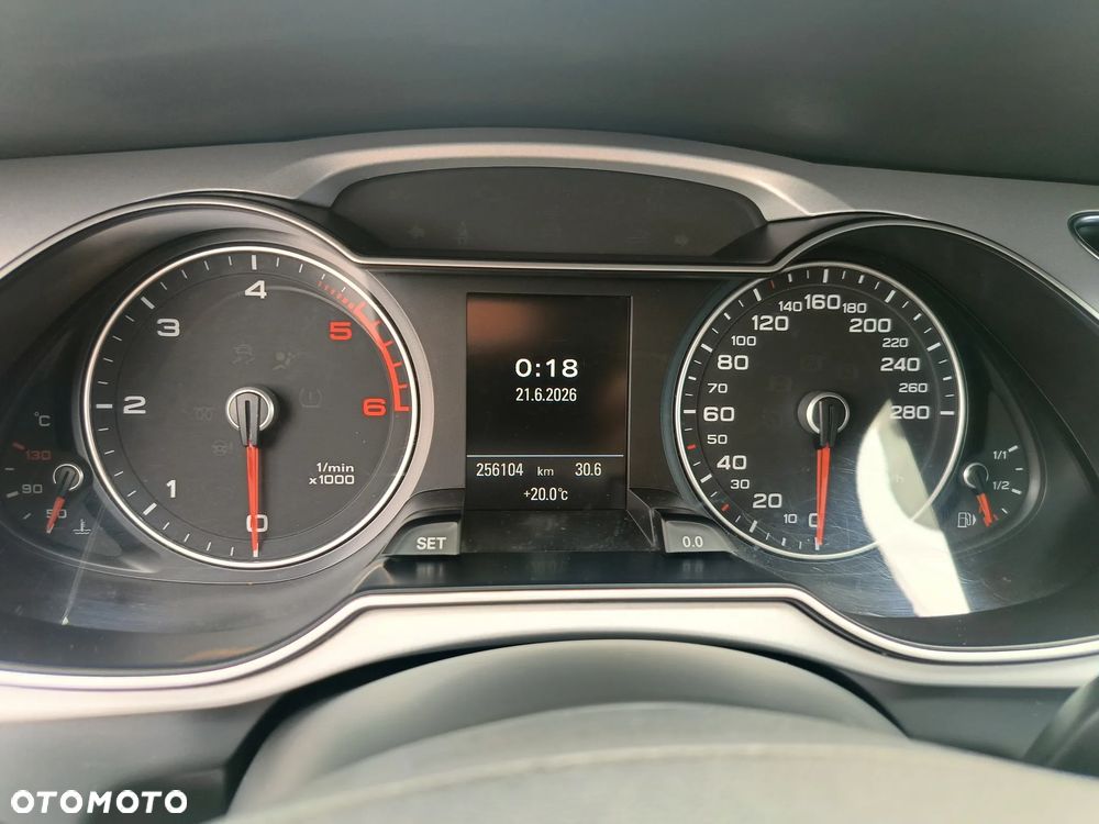 Audi A4 Limousine - 12